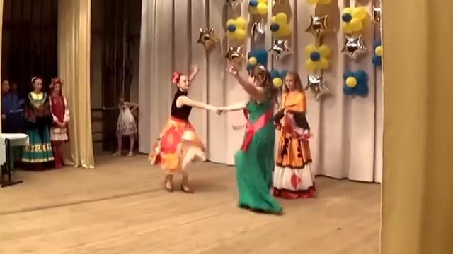 Выпускной вальс в Нижнекундрюченской школе 2015 смотреть онлайн