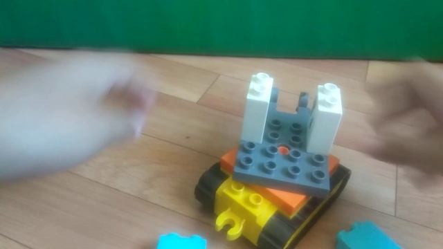 Построил свой первый танк "КВ- 2"из Lego Duplo смотреть онлайн