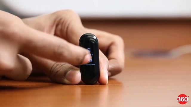 Honor Band 4 vs Xiaomi Mi Band 3 | Which One's a Better Activity Tracker? смотреть онлайн