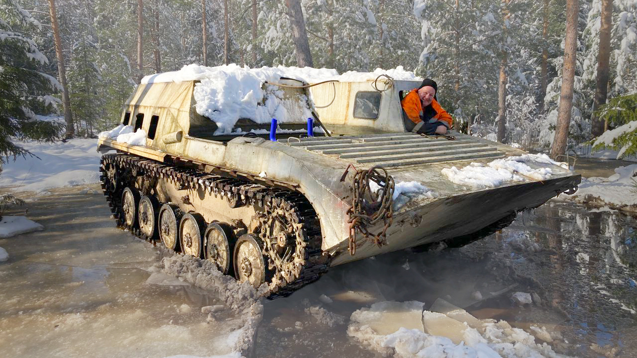 Уголек ожил спустя 10 лет забвения / Первые метры своим ходом смотреть онлайн