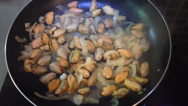 САЛАТ с МИДИЯМИ / вкусно просто и празднично смотреть онлайн