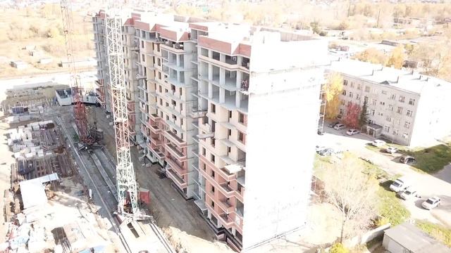 Пролёт квадрокоптера над строительной площадкой 28.09.2018г. смотреть онлайн