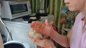 Пышные оладьи из прокисшей сметаны