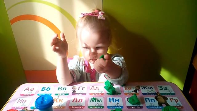 Лепим из пластилина. Открываем новый пластилин! видео для детей смотреть онлайн