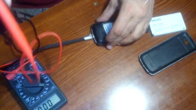 Такие ремонты тоже бывают. Ремонт телефона Pilips смотреть онлайн