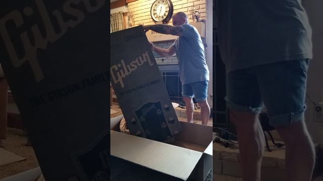 New Gibson G-45 Studio acoustic.. смотреть онлайн