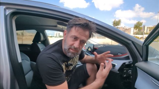 Geely Geometry C - החלפת סים למערכת מולטימדיה ברכב смотреть онлайн