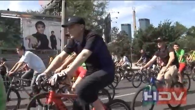 Bicycle March in Almaty смотреть онлайн