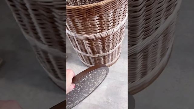 Бумажная лоза. Кофейный столик-тумба из бумажной лозы, столешница залита Эпоксидной смолой. смотреть онлайн