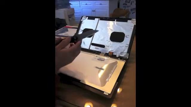 Laptop screen replacement / How to replace laptop screen Samsung NP300E5A-A04 смотреть онлайн