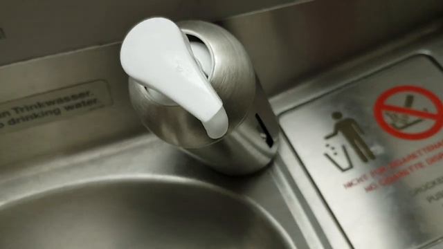 Туалет в самолете. смотреть онлайн