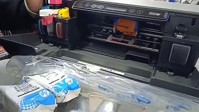 كيفية فتح الطابعهHp Smart Tank 515 وتركيب الاحبار وطريقة تشغيلها смотреть онлайн