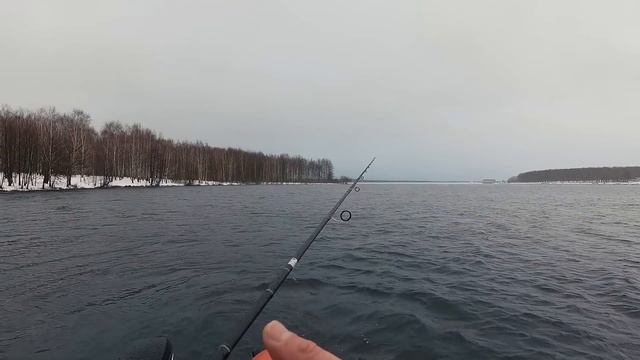 Зимний спиннинг перед новым годом. Рыбалка на классический джиг смотреть онлайн