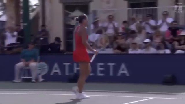 Marta Kostyuk underarm serve смотреть онлайн