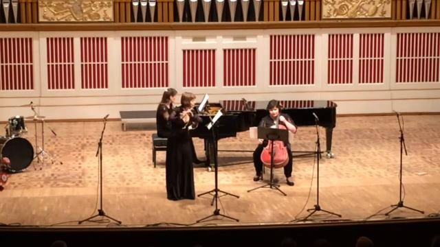 Отчетный концерт 04.04.17. Трио: флейта, рояль, виолончель. смотреть онлайн