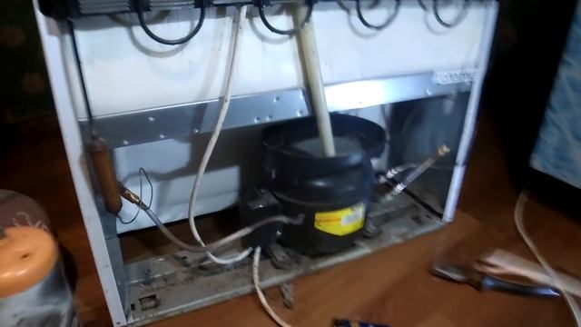 Мелкий ремонт холодильника //Семья Фетистовых смотреть онлайн