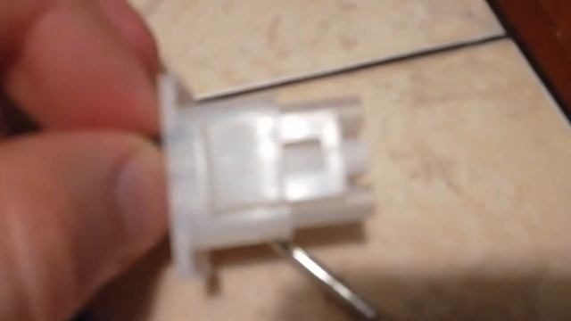 Ремонт холодильника indesit замена термореле. Достаем контакты из разъема смотреть онлайн