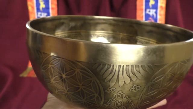 Поющая чаша Цветок жизни 22,7 см Ре# 156 Гц, Ля# 455 Гц смотреть онлайн