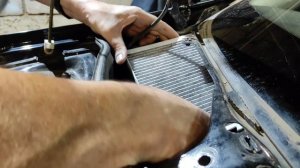 Замени салонный фильтр Сам, Калина 2 универсал, ускорено в 4х.