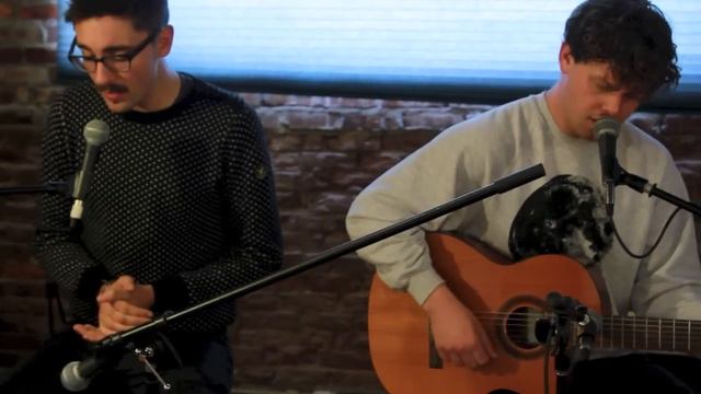 Alt-J - BreezeBlocks - Live at Lightning 100 смотреть онлайн