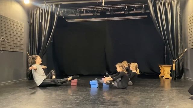 Развитие осанки, силы ног и растяжка для детей 3-6 лет смотреть онлайн