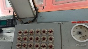 Электровоз ВЛ85. Поднятие токоприёмника от БК.