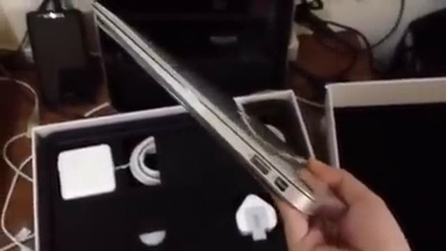 Unboxing Macbook Air 2012 I7 2.0ghz