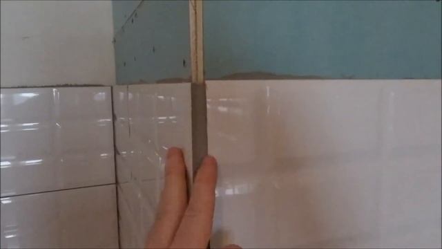 Установка ревизионного люка и пластикового уголка на силикон . смотреть онлайн