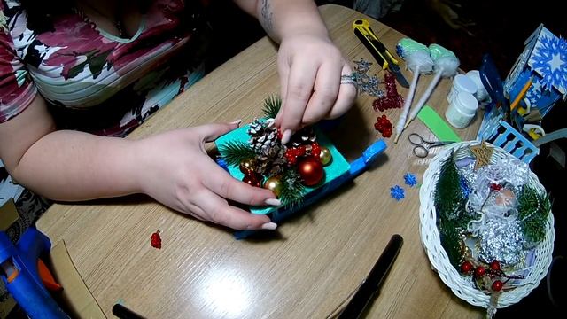 Новогодние заснеженные сани из картона своими руками / DIY смотреть онлайн