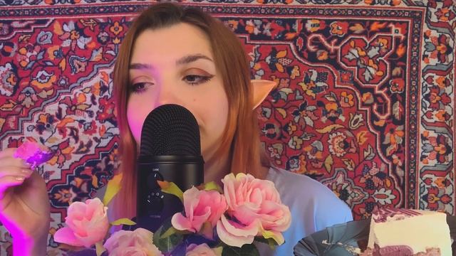 АСМР ?? итинг черничный тортик // asmr eating cake Blue Yeti смотреть онлайн