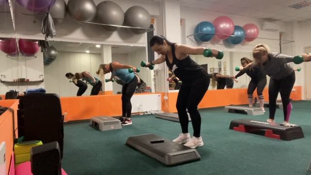 Тренировка со степом на всё тело? Комфортный темп (130-132 bpm) смотреть онлайн