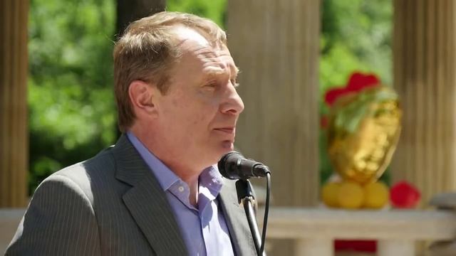 В Черкесске открыли новую городскую достопримечательность - «Водопад влюбленных». смотреть онлайн