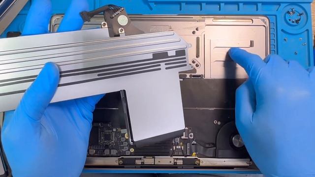 MacBook Air 2020 / A2179 Battery Replacement смотреть онлайн