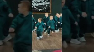 Танцевальная школа Артемия Манукяна BERSERK Санкт-Петербурга.