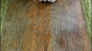 Правильно разрезать сетеполотно по вертикали, срезать сетное полотно по горизонтали.