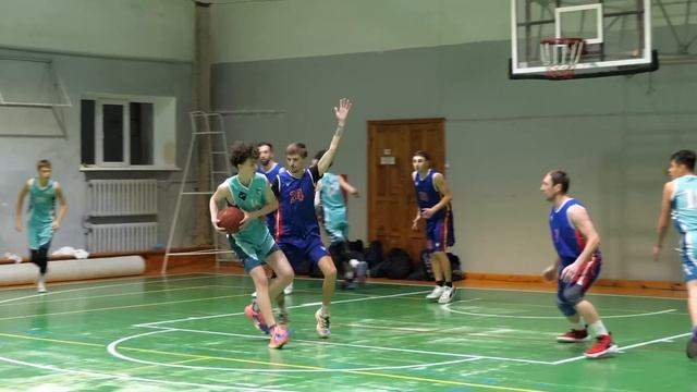 Школьники ШОКИРОВАЛИ своей Игрой в Баскетбол 5 на 5! Мужская Баскетбольная Лига! смотреть онлайн