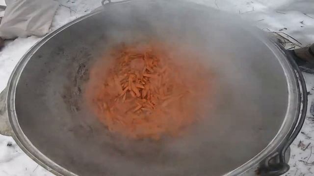 Охапку дров и плов готов...