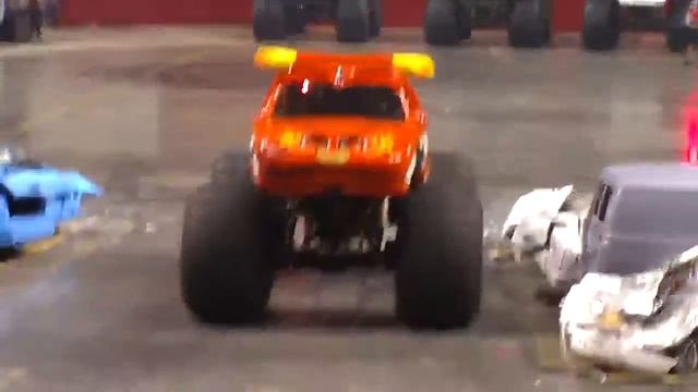 Monster Jam - El Toro's Donut смотреть онлайн
