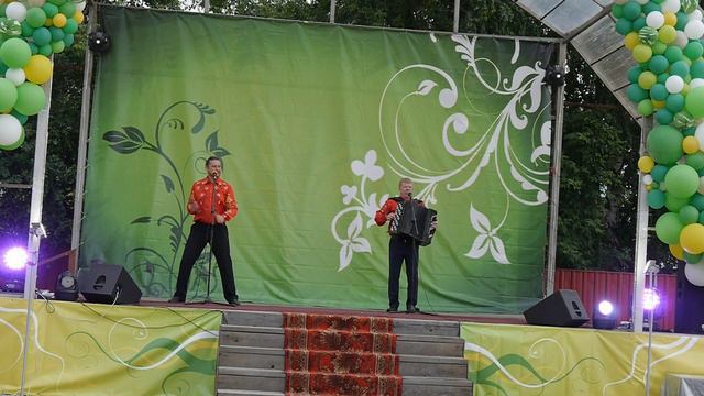 75 лет городу Болотное. Ансамбль "Свои люди" Роспрягайте хлопци коней 28.7.2018 смотреть онлайн