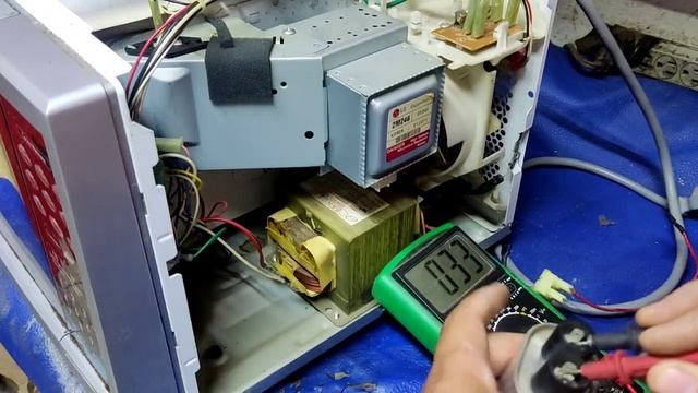 Mi microondas hace mucho ruido y No CALIENTA reparación смотреть онлайн