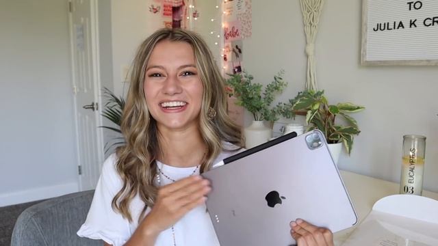 2020 ipad pro (11 inch) REVIEW! | IS IT WORTH THE MONEY OR SHOULD YOU GET A CHEAPER MODEL? смотреть онлайн