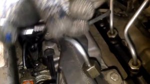 Ssang Yong Kyron. 2л дизель. Как поднять форсунку.