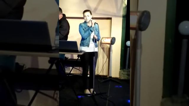 Семейный архив. Дочь поет мне песню смотреть онлайн