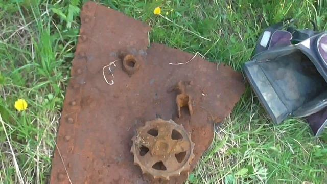 Нашли железную плиту толщина 5 см. и пилим эту плиту и копаем металл#189 смотреть онлайн