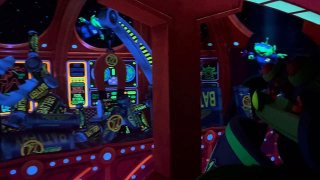 Buzz Lightyear's Space Ranger Spin [FULL RIDE] смотреть онлайн