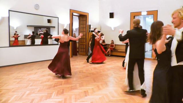 Elmayer Waltz, composed by Alma Deutscher смотреть онлайн
