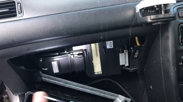 How to replace a cabin filter on a Honda Civic 1995-2000 смотреть онлайн