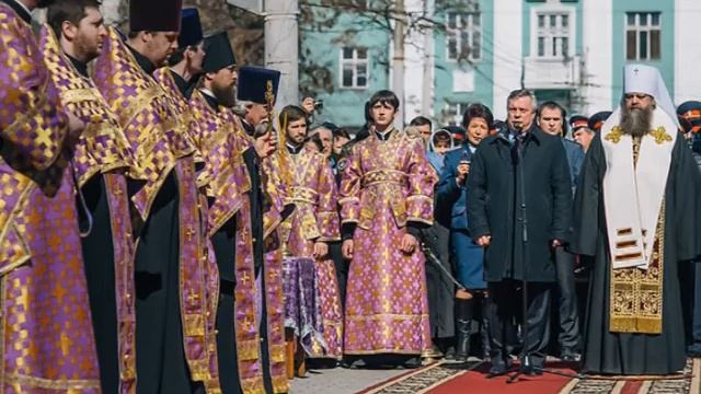 Освящение и установка надглавных крестов Ростовского кафедрального собора Ростова-на-Дону смотреть онлайн
