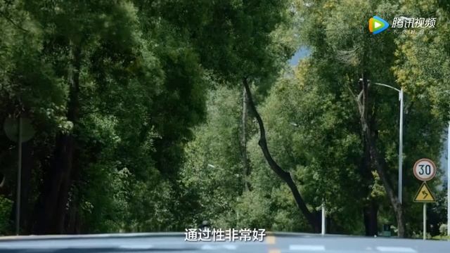 Рекламный ролик китайского круизера HAOJUE TR300. смотреть онлайн