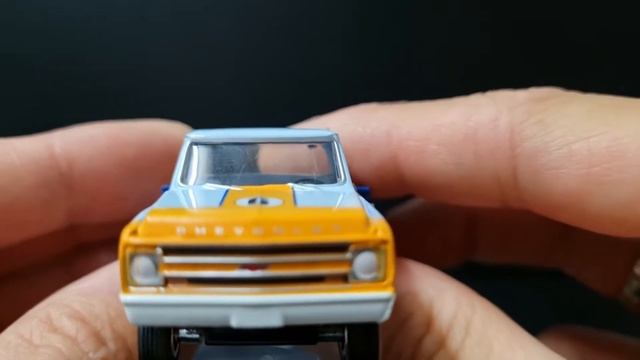 Greenlight Gulf Chevrolet C-30 Ramp Truck and Chevrolet Camaro 1967 смотреть онлайн